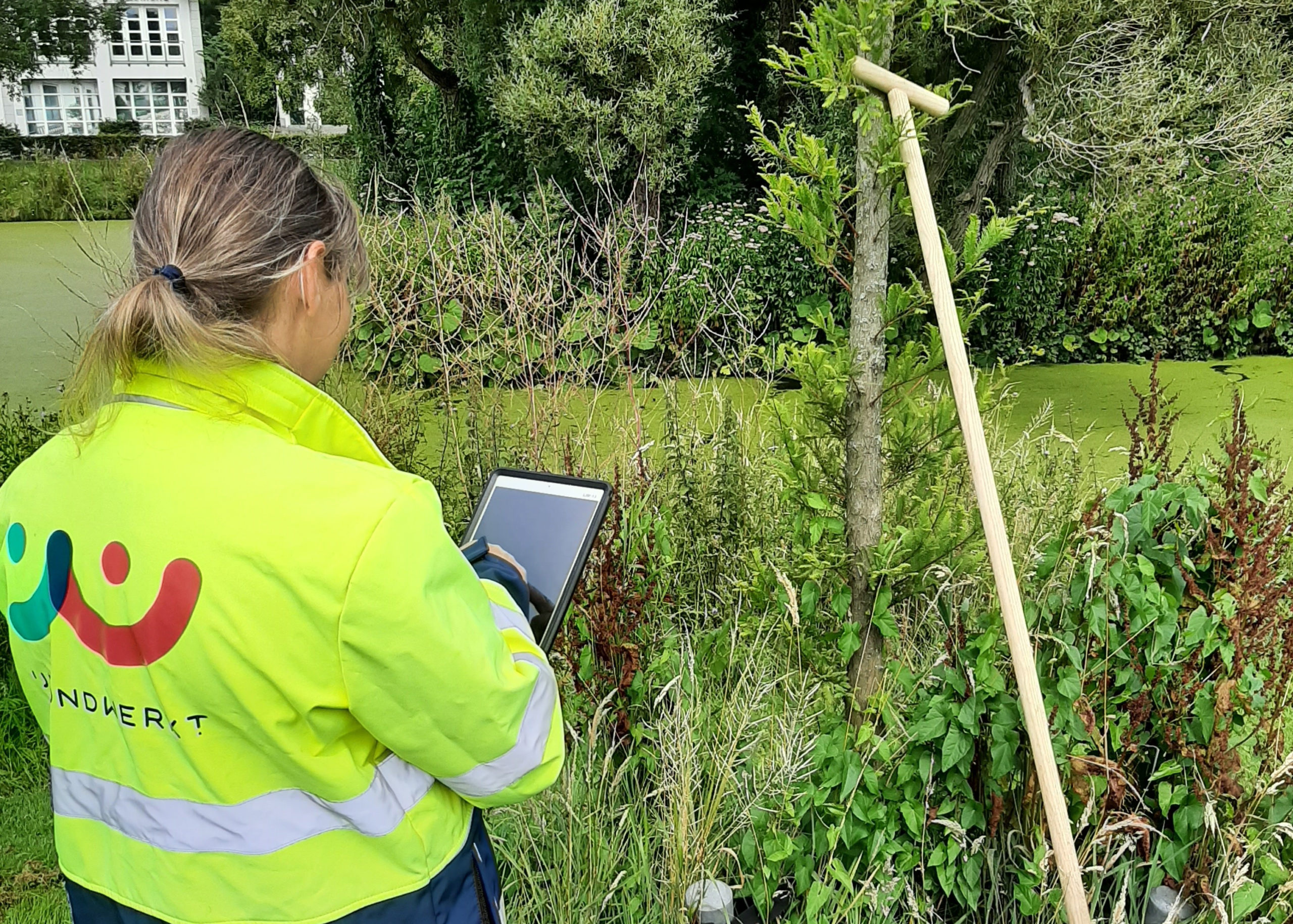 Medewerkster IJmond werkt met de GroenApp