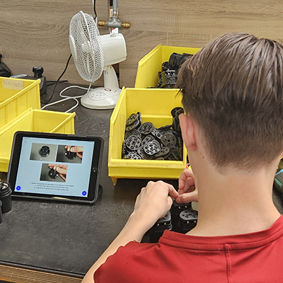 Zelfvertrouwen en zelfstandigheid dankzij digitale werkinstructies: praktijkvoorbeeld bij Inclusief Groep