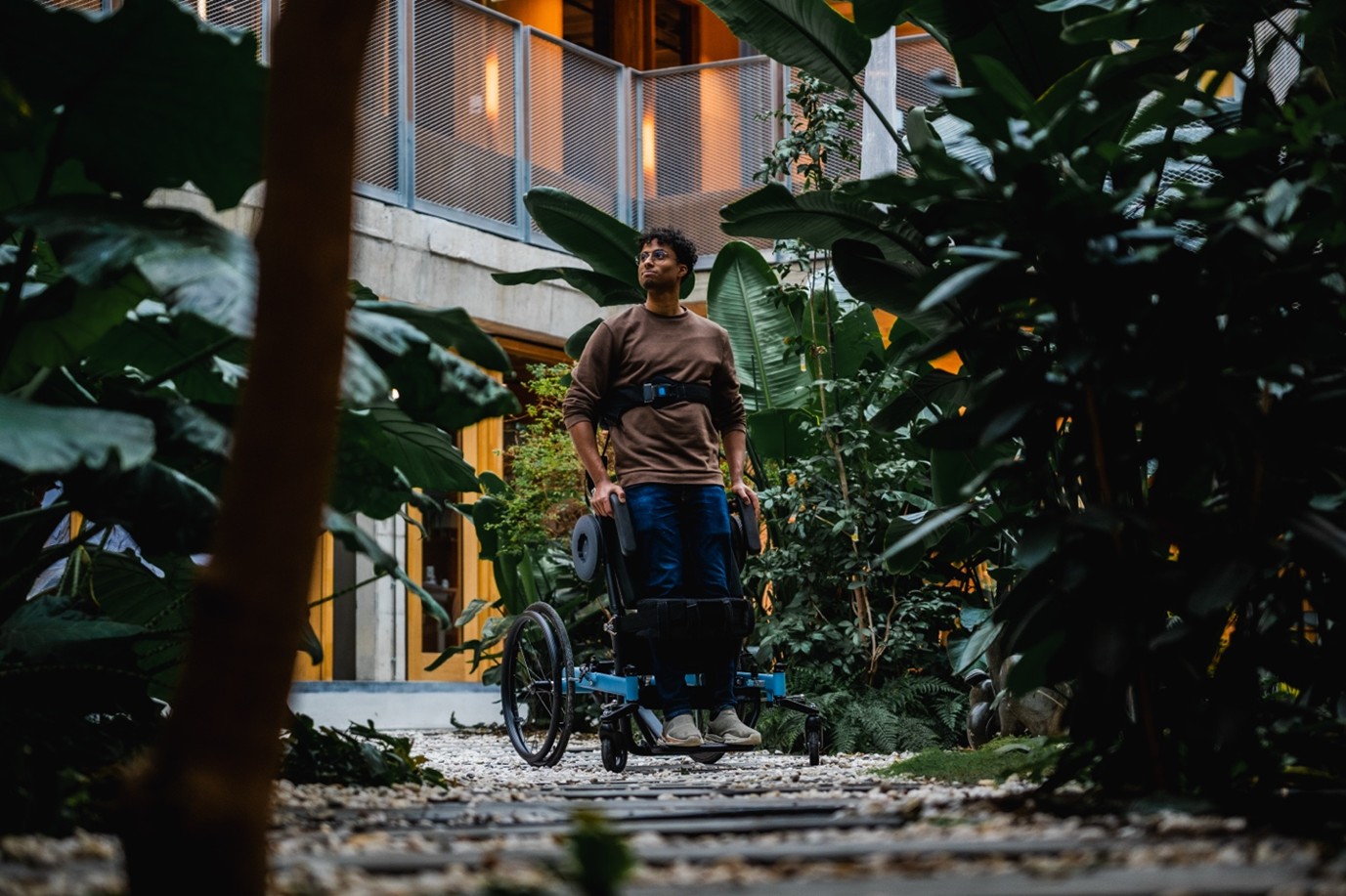 Meet the Maker: Gabriel Costa (J58) over de Ezer sta-op rolstoel – staan, werken en meedoen